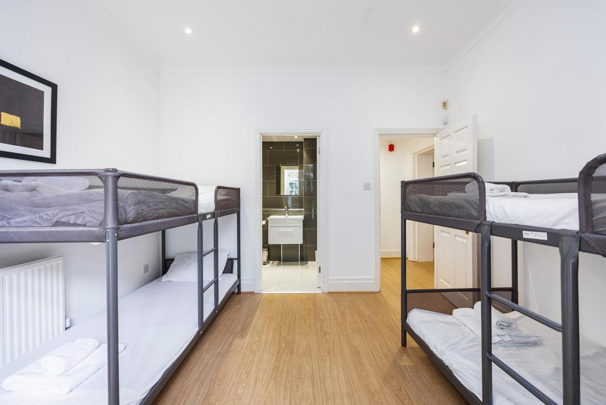 Mansion House Premium * London